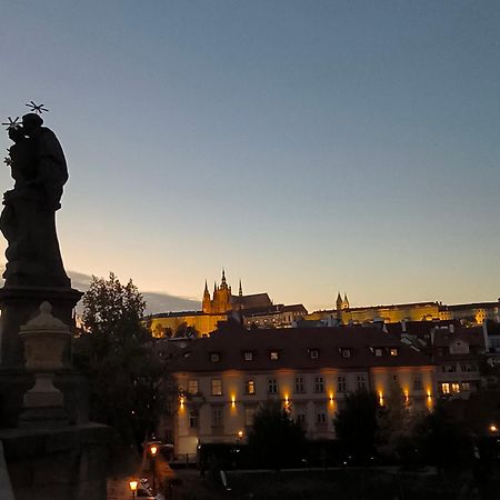 Valentinka Minutes Away From Charles Bridge Apartment Прага Екстериор снимка